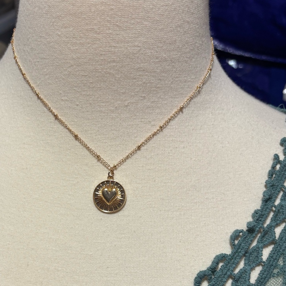 Paparazzi Gold Necklace w/heart in Center of sunburst pendant  heart earrings